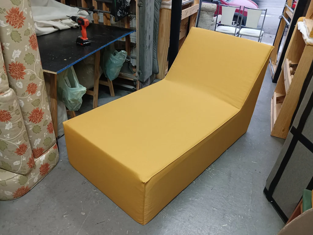 Tecidos para reforma de Sofás 7 reforma de sofá em cotia